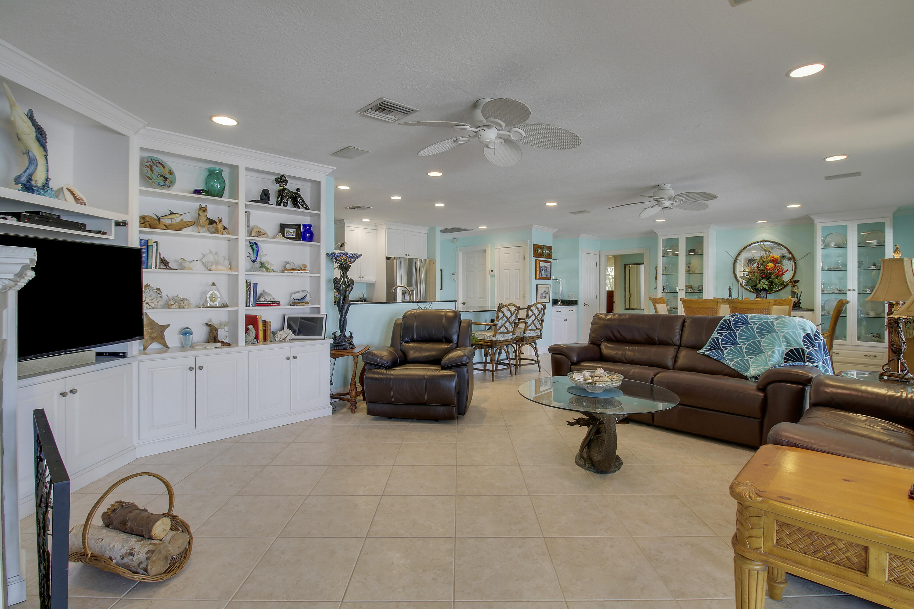 110 Shr Dr Riviera Beach, FL 33404