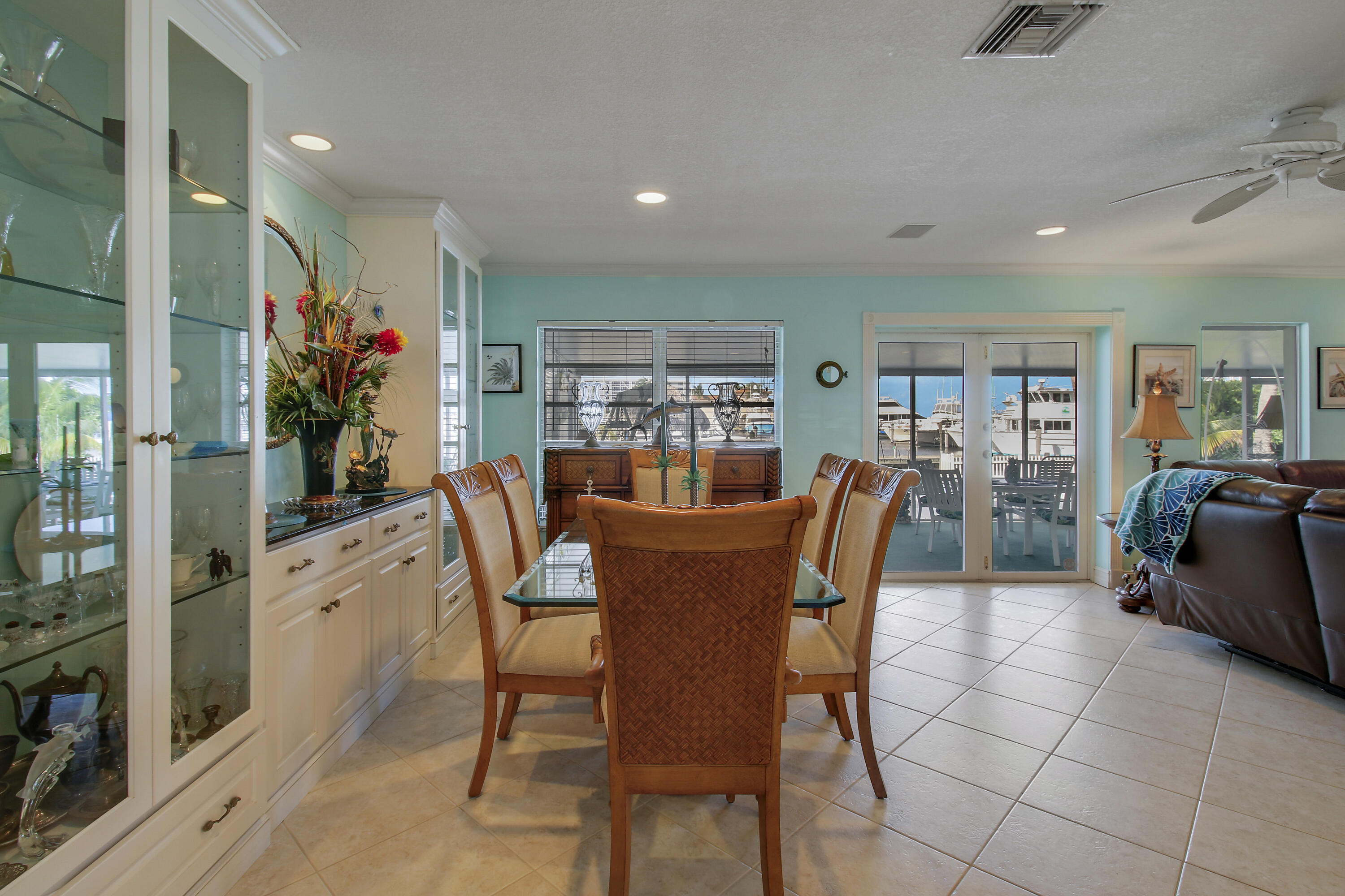 110 Shr Dr Riviera Beach, FL 33404