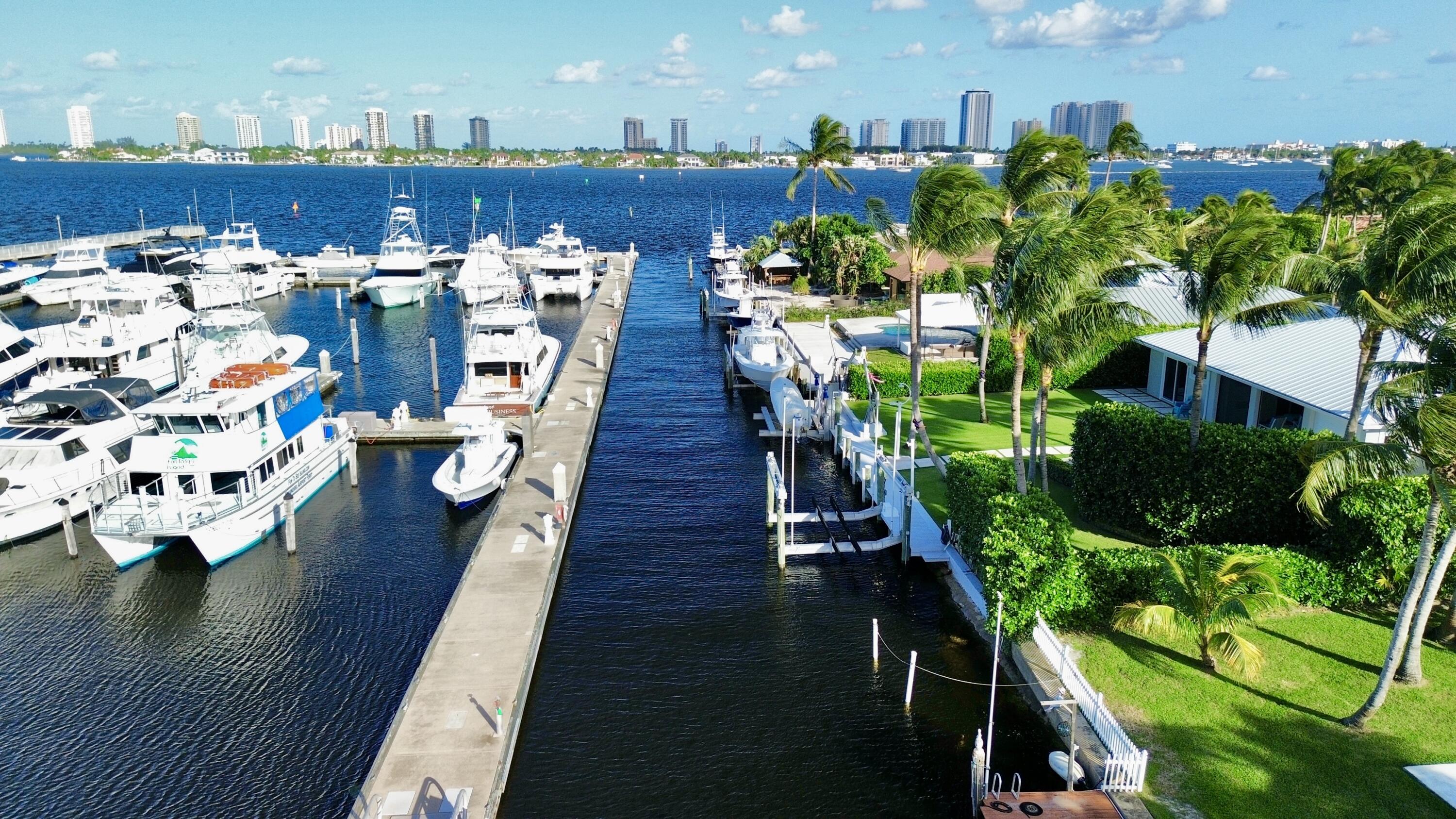 110 Shr Dr Riviera Beach, FL 33404