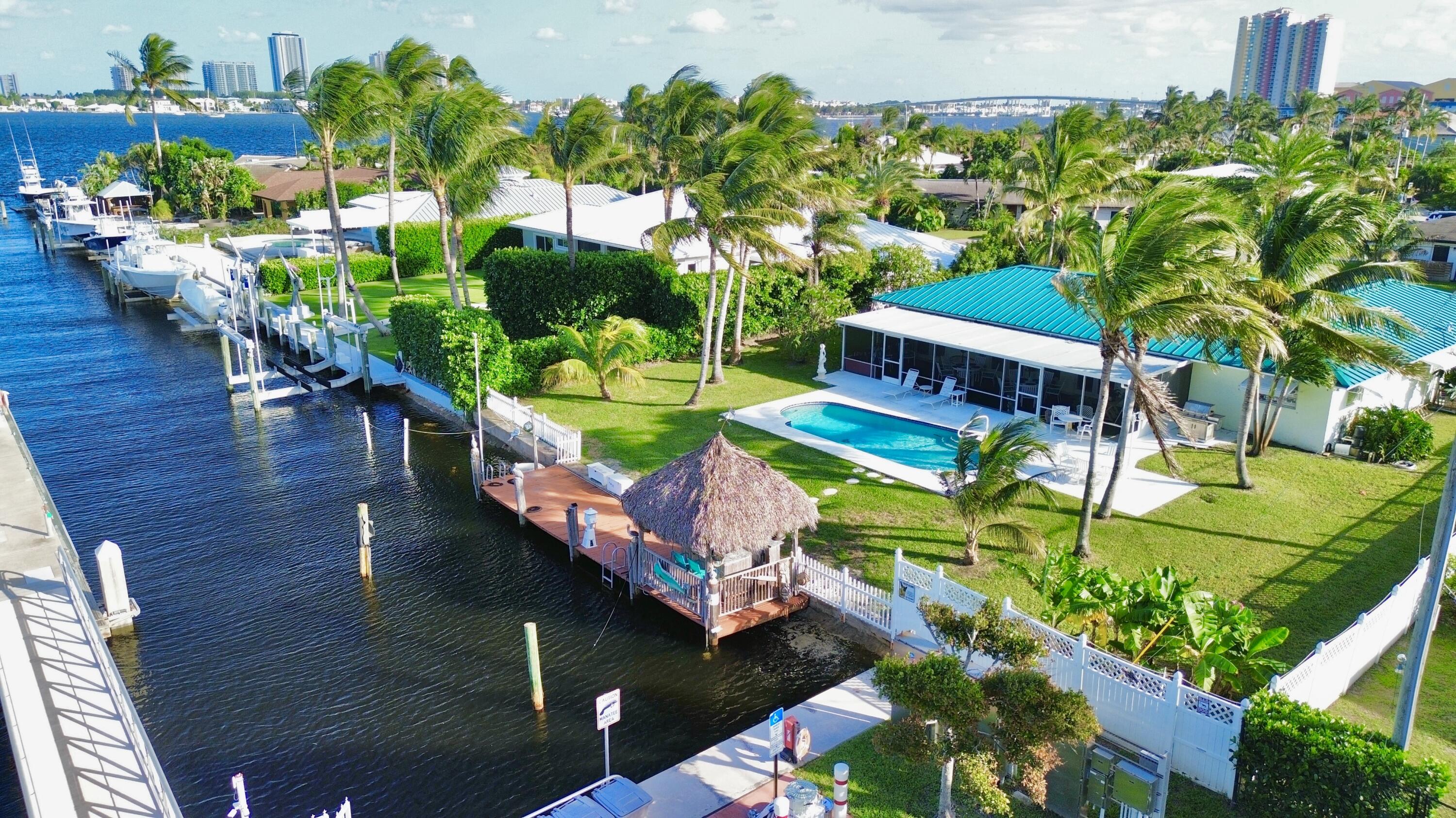 110 Shr Dr Riviera Beach, FL 33404