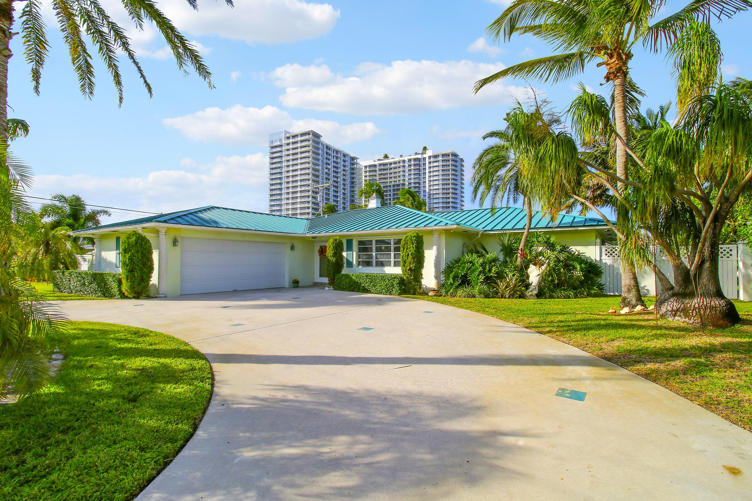 110 Shr Dr Riviera Beach, FL 33404