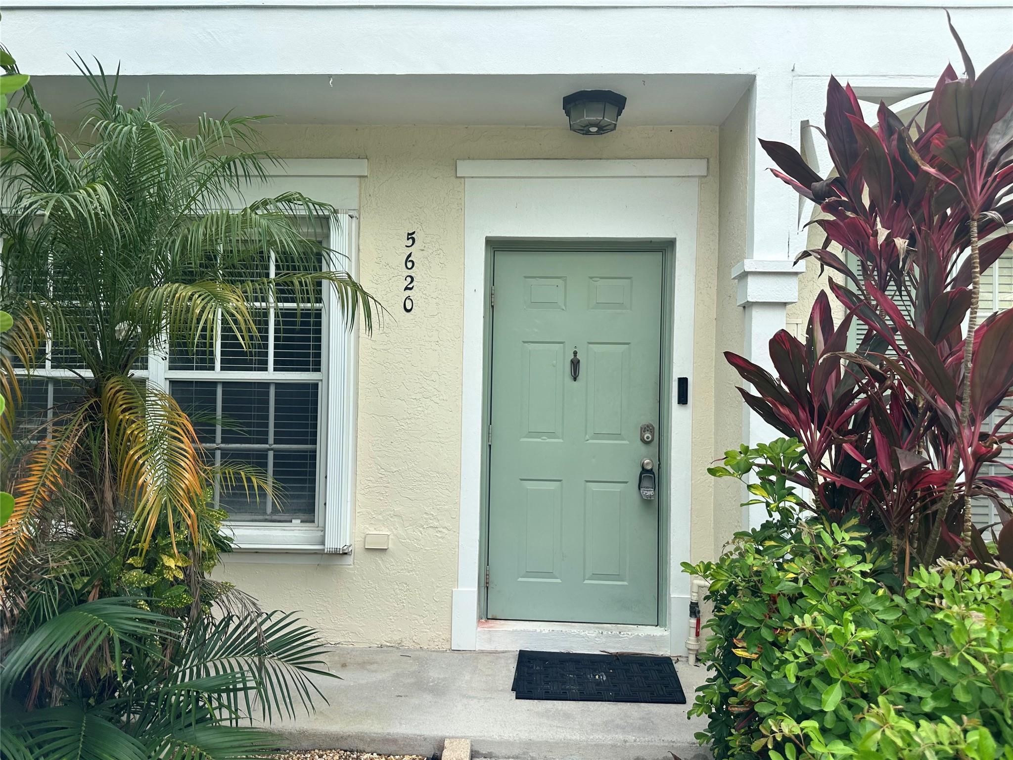 5620 NW 98th Way,Coral Springs, FL 33076
