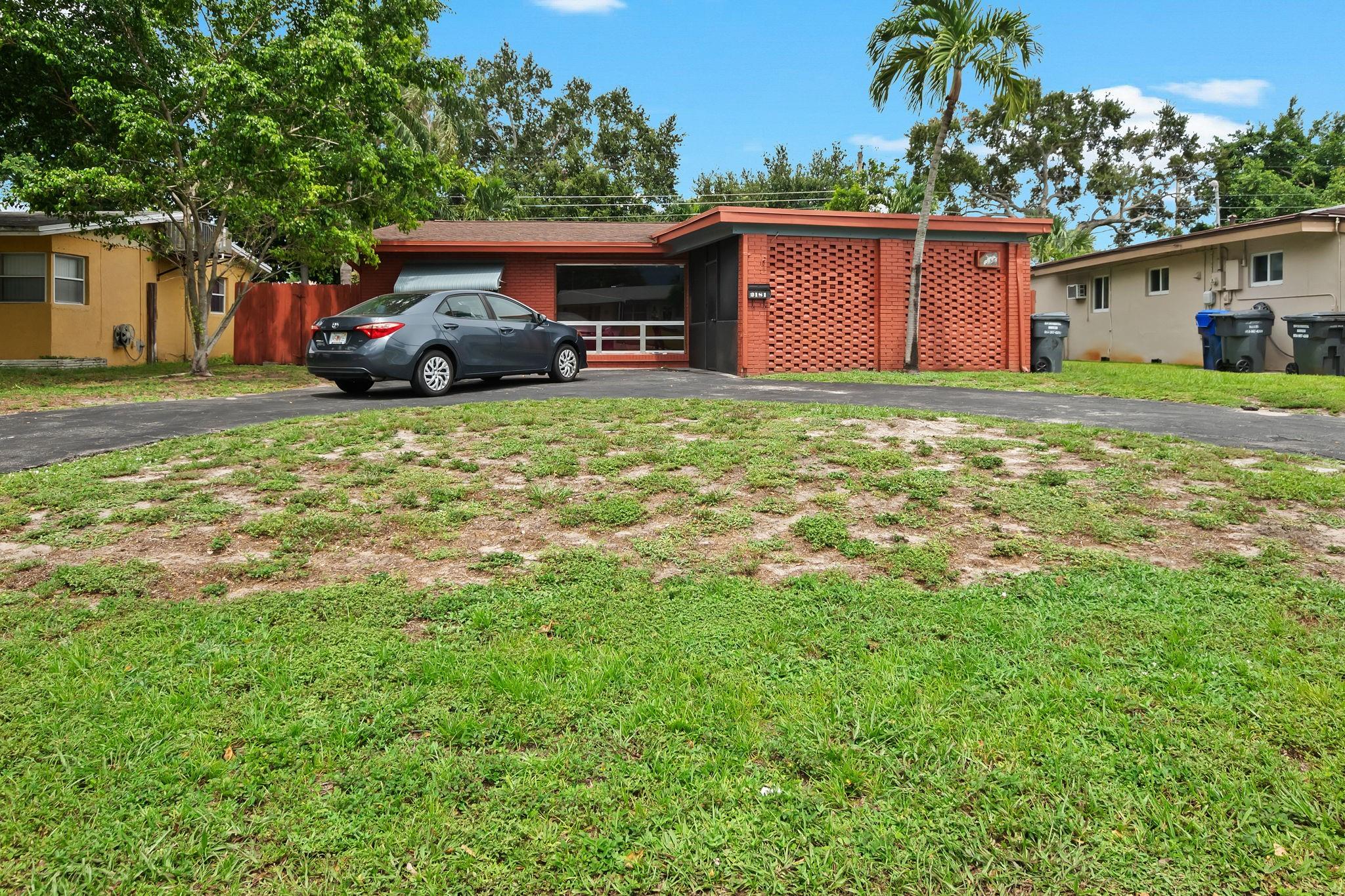 2181 N 56th Ter