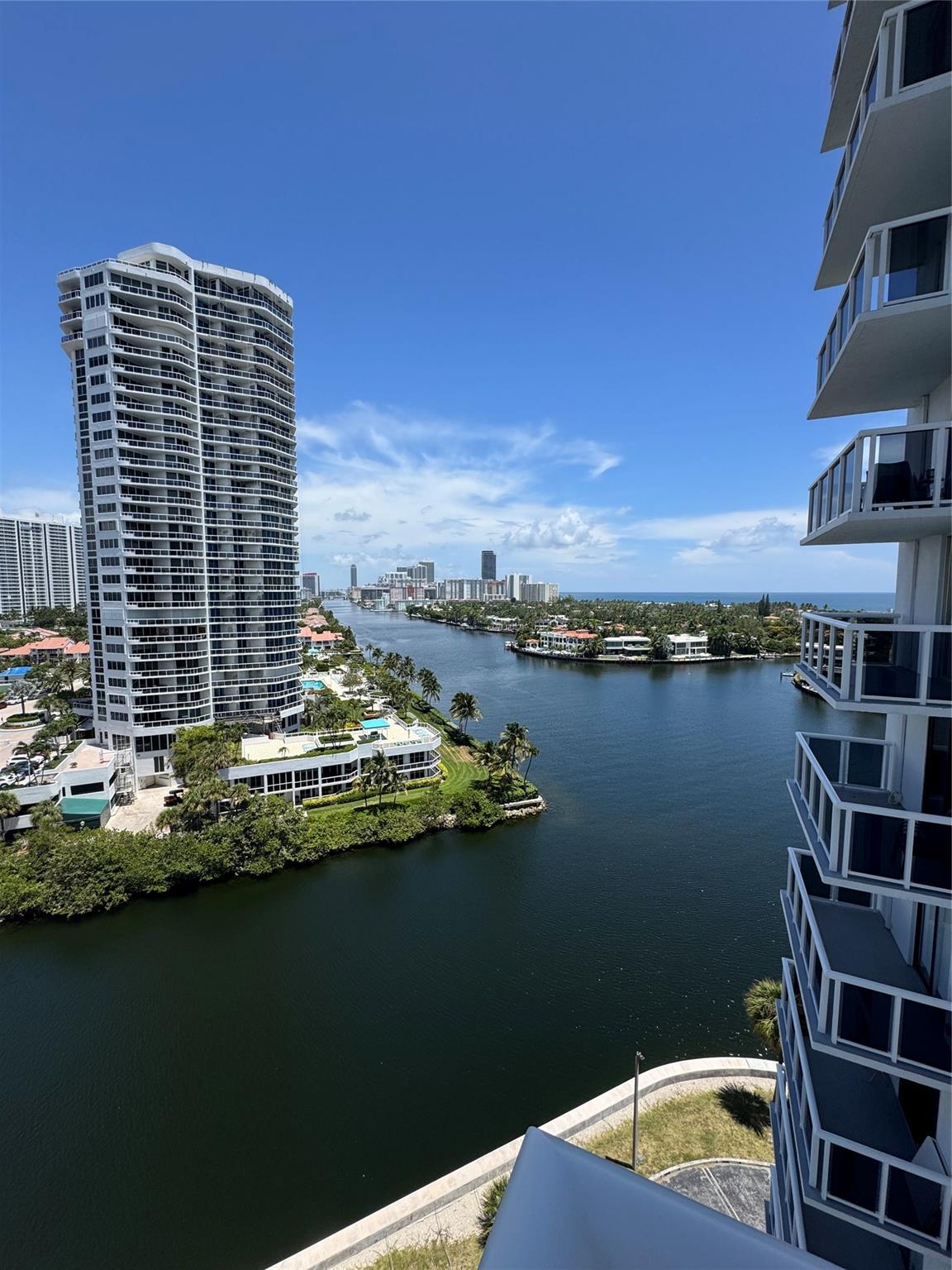 20515 E Country Clb Dr #1442