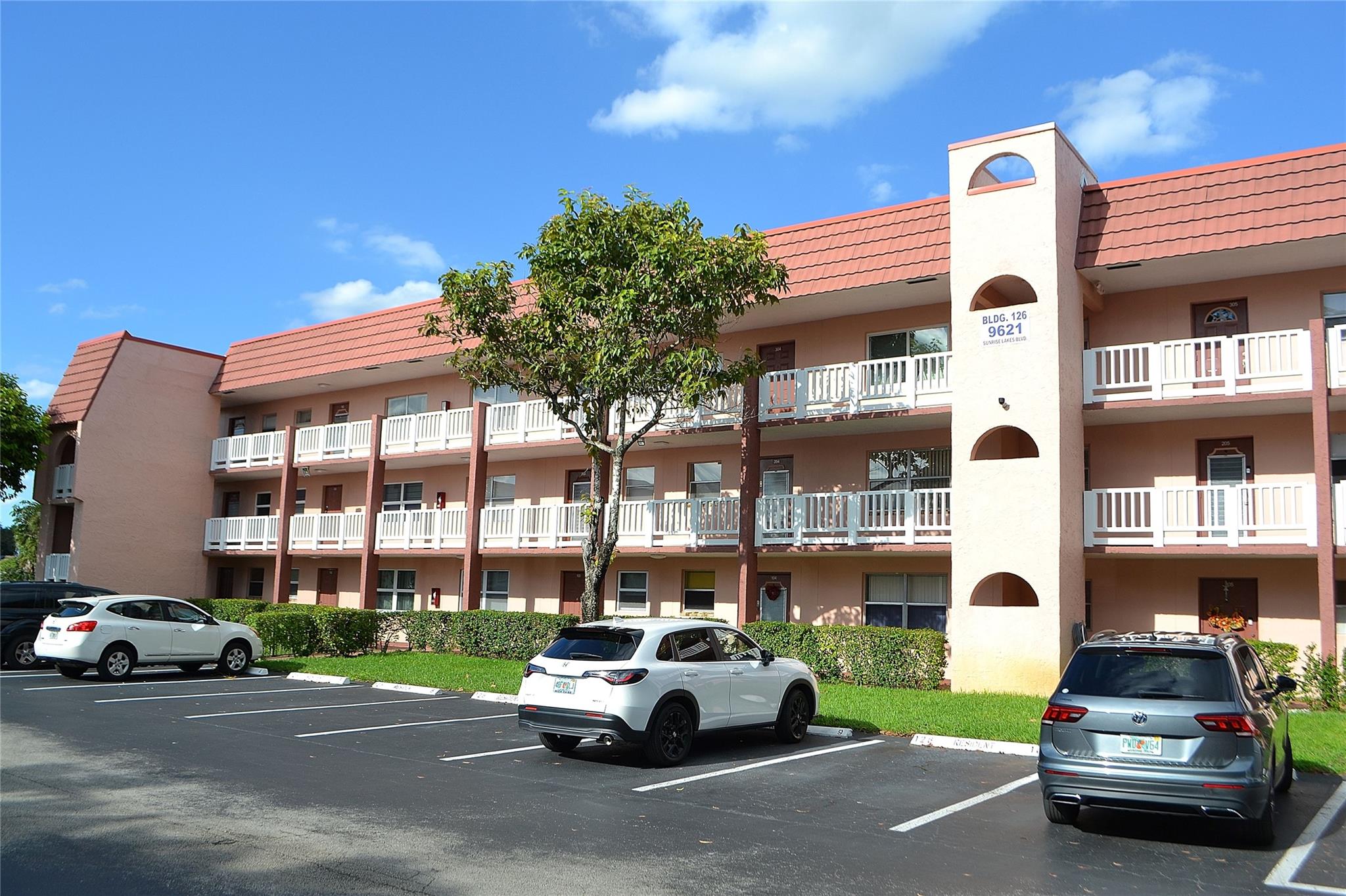 9621 Sunrise Lks Blvd #203