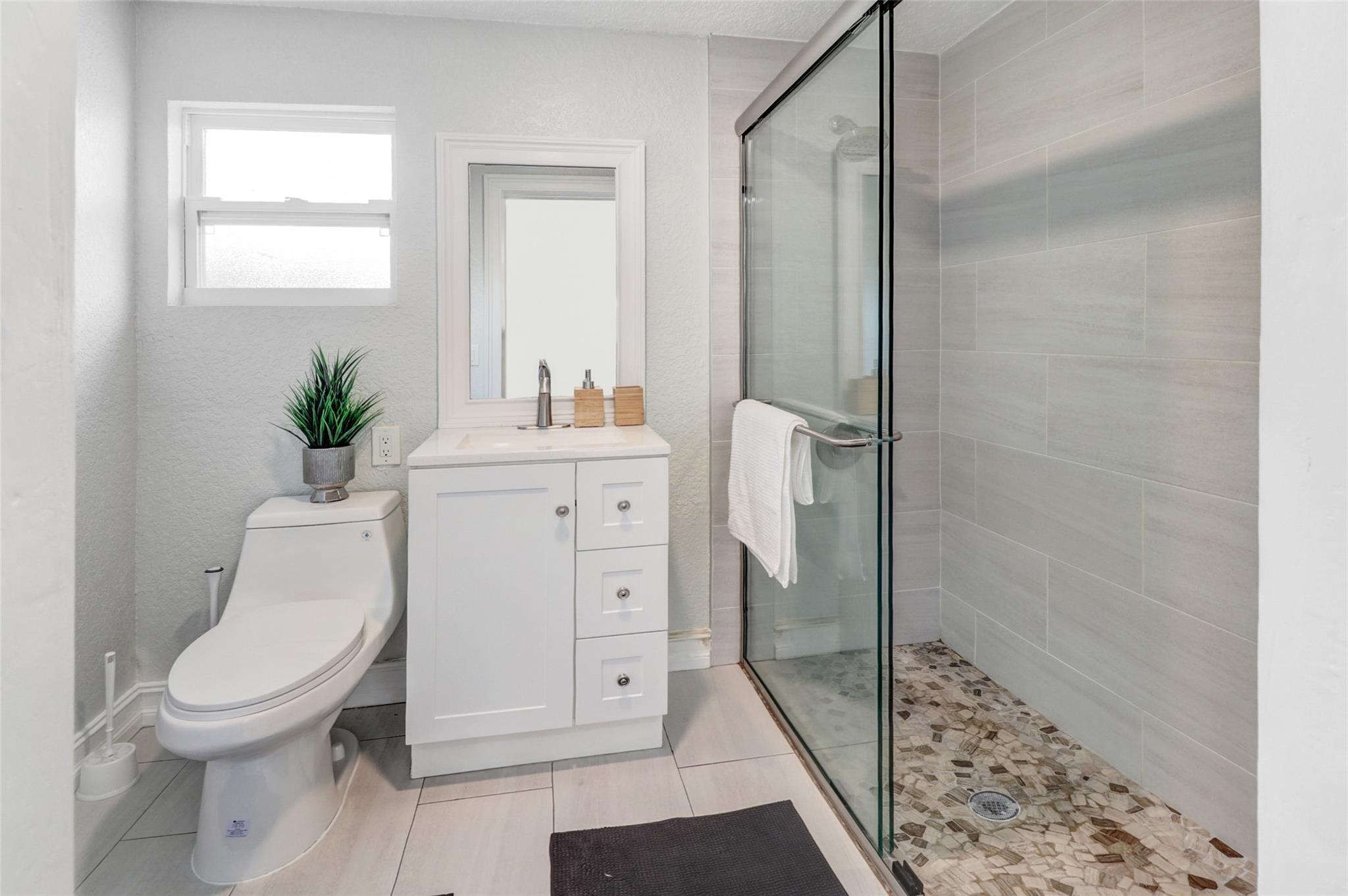 131 NE 55th St Oakland Park, FL 33334