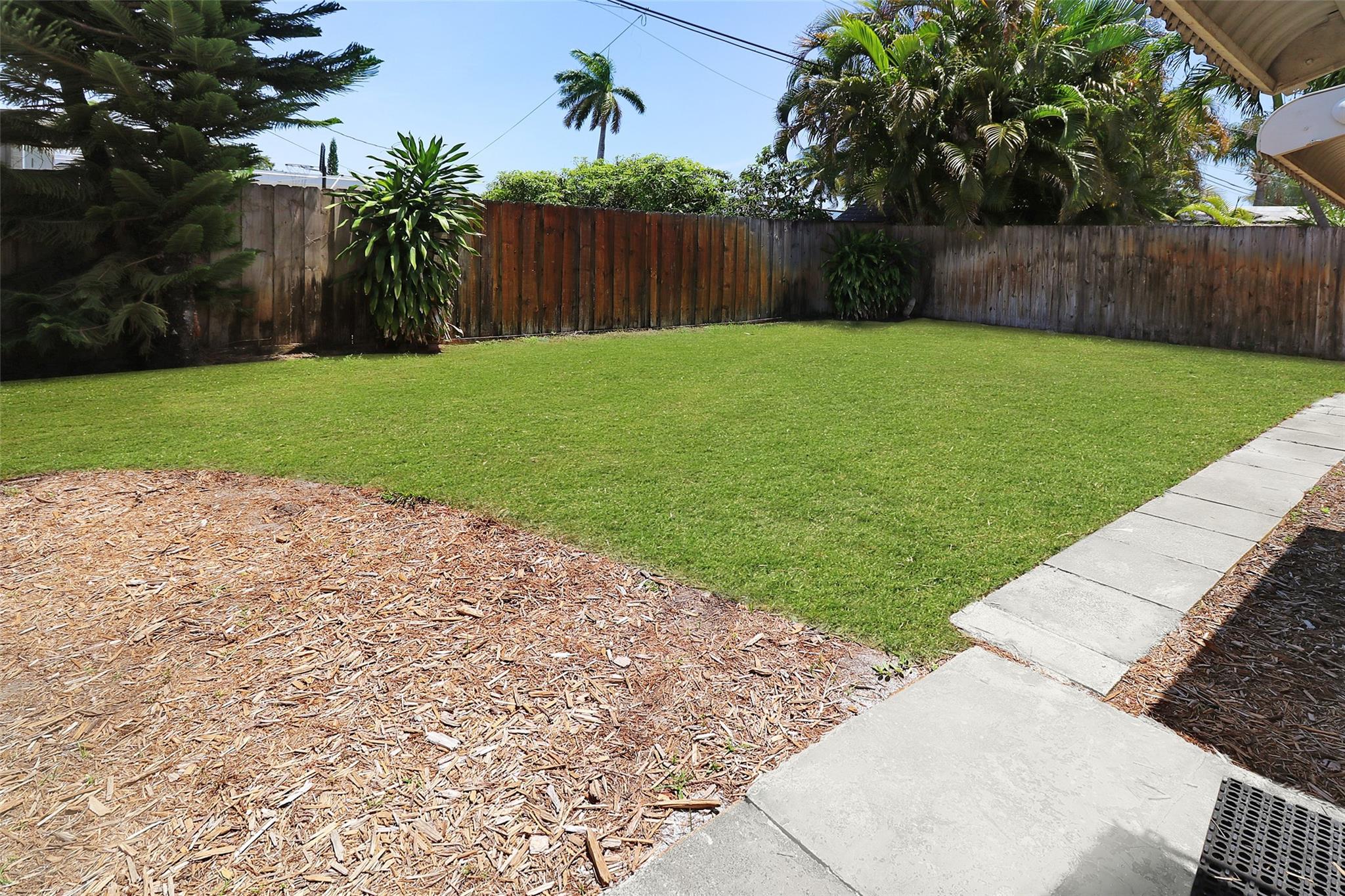 131 NE 55th St Oakland Park, FL 33334