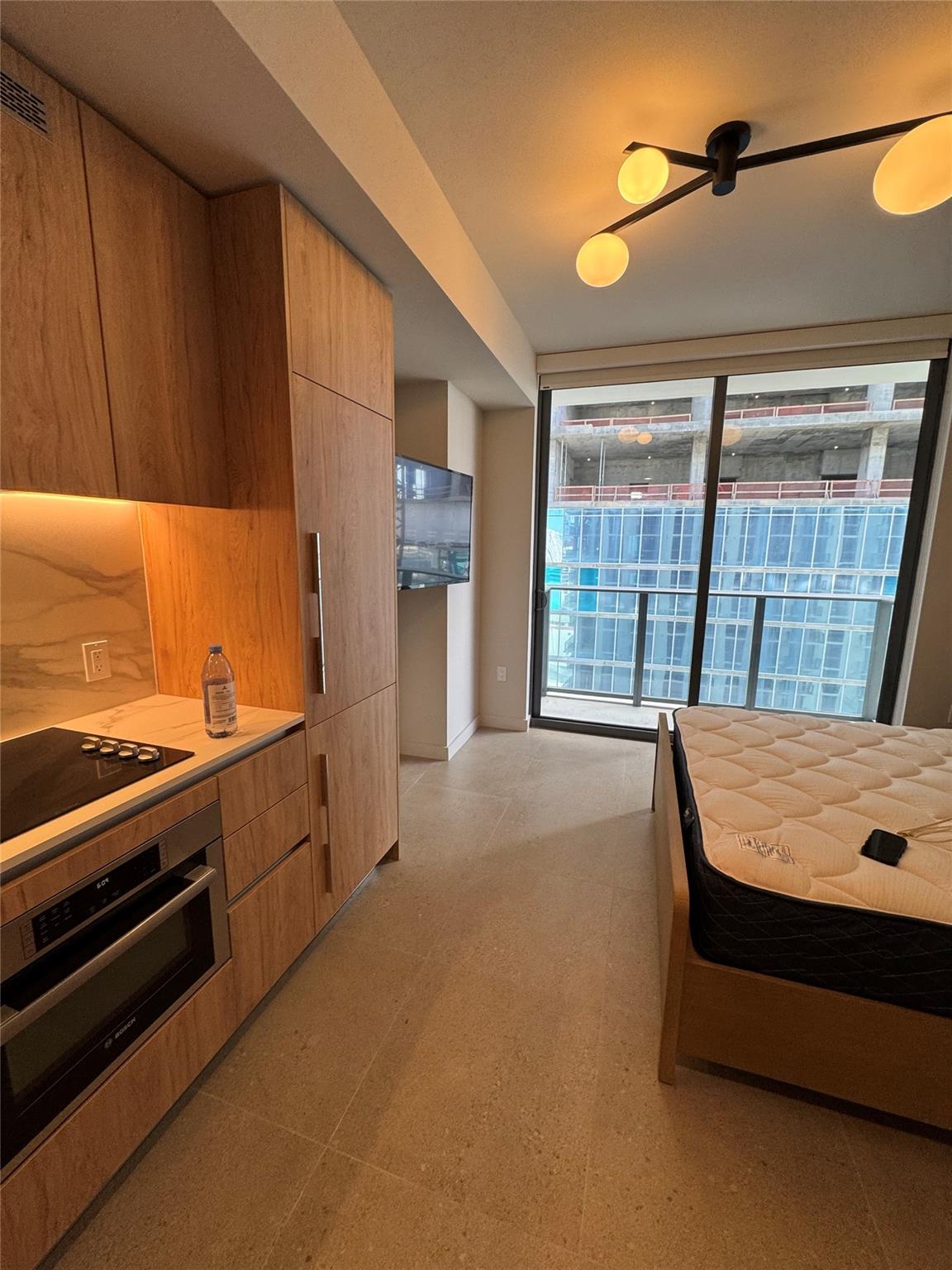 11 NE 6th St #2606 Miami, FL 33132