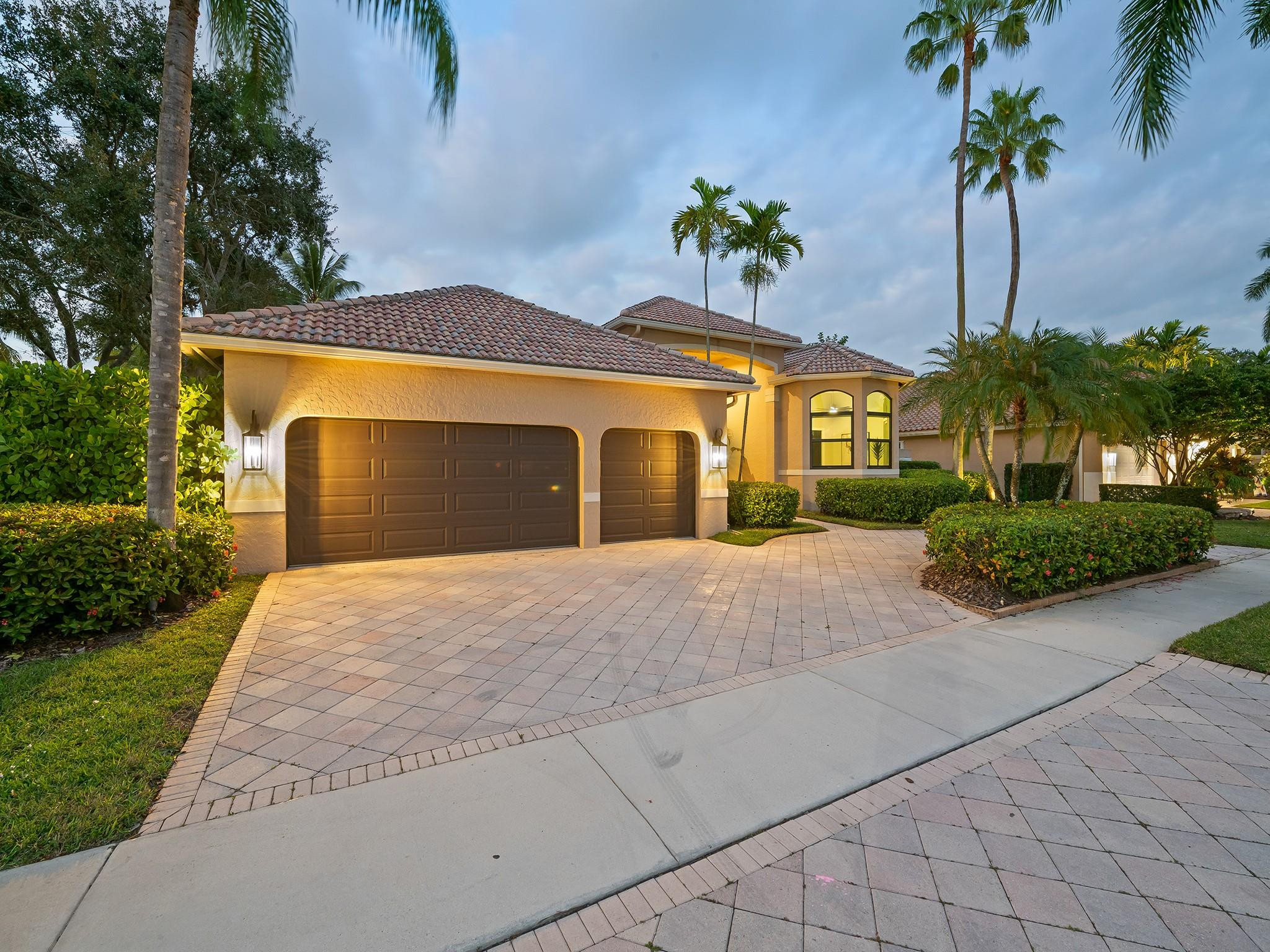 2583 Mayfair Ln Weston, FL 33327
