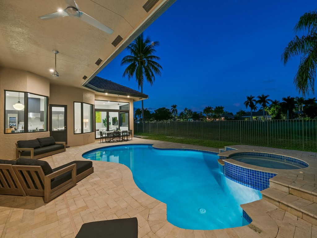 2583 Mayfair Ln Weston, FL 33327