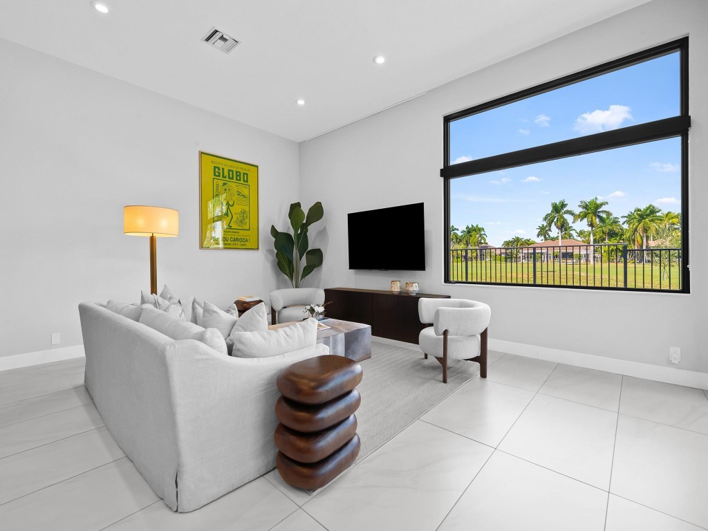 2583 Mayfair Ln Weston, FL 33327