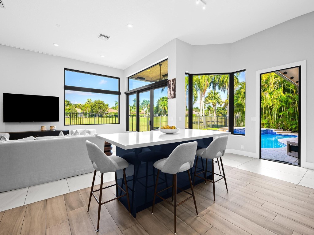 2583 Mayfair Ln Weston, FL 33327