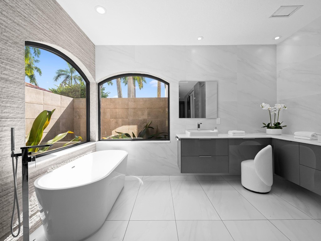 2583 Mayfair Ln Weston, FL 33327