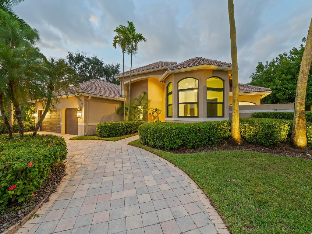 2583 Mayfair Ln Weston, FL 33327
