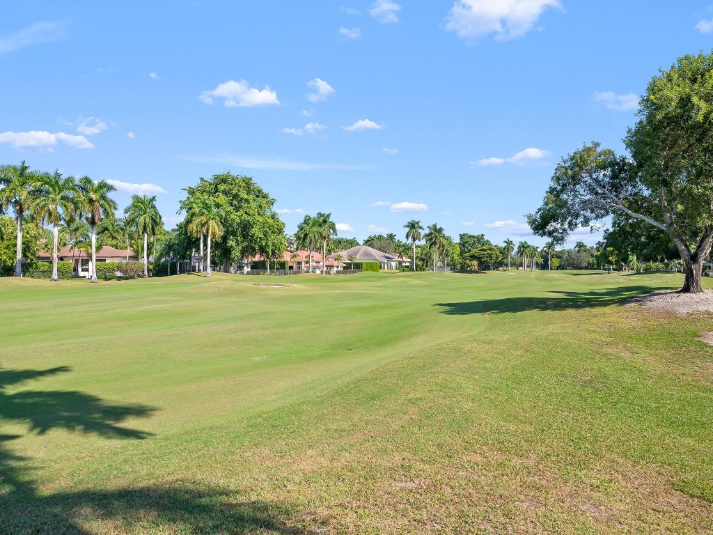 2583 Mayfair Ln Weston, FL 33327