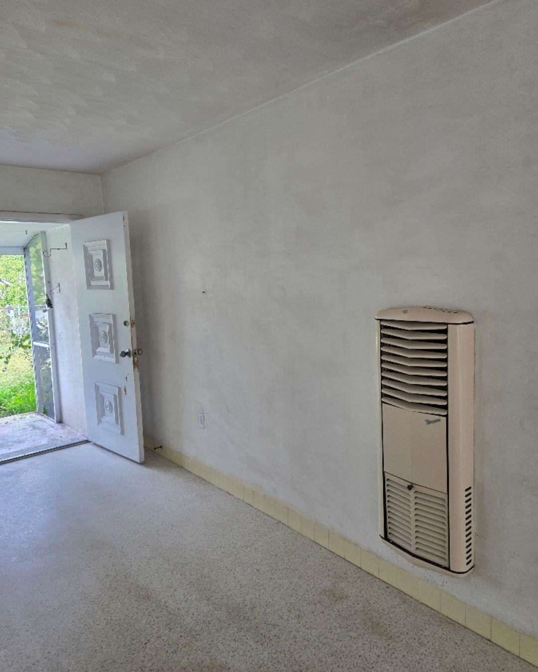 2702 Hayes St Hollywood, FL 33020