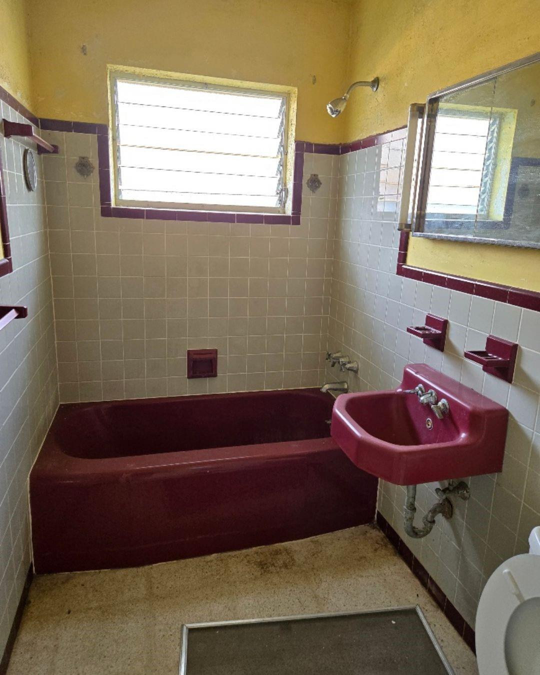 2702 Hayes St Hollywood, FL 33020