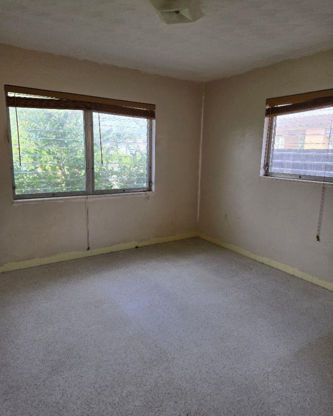 2702 Hayes St Hollywood, FL 33020