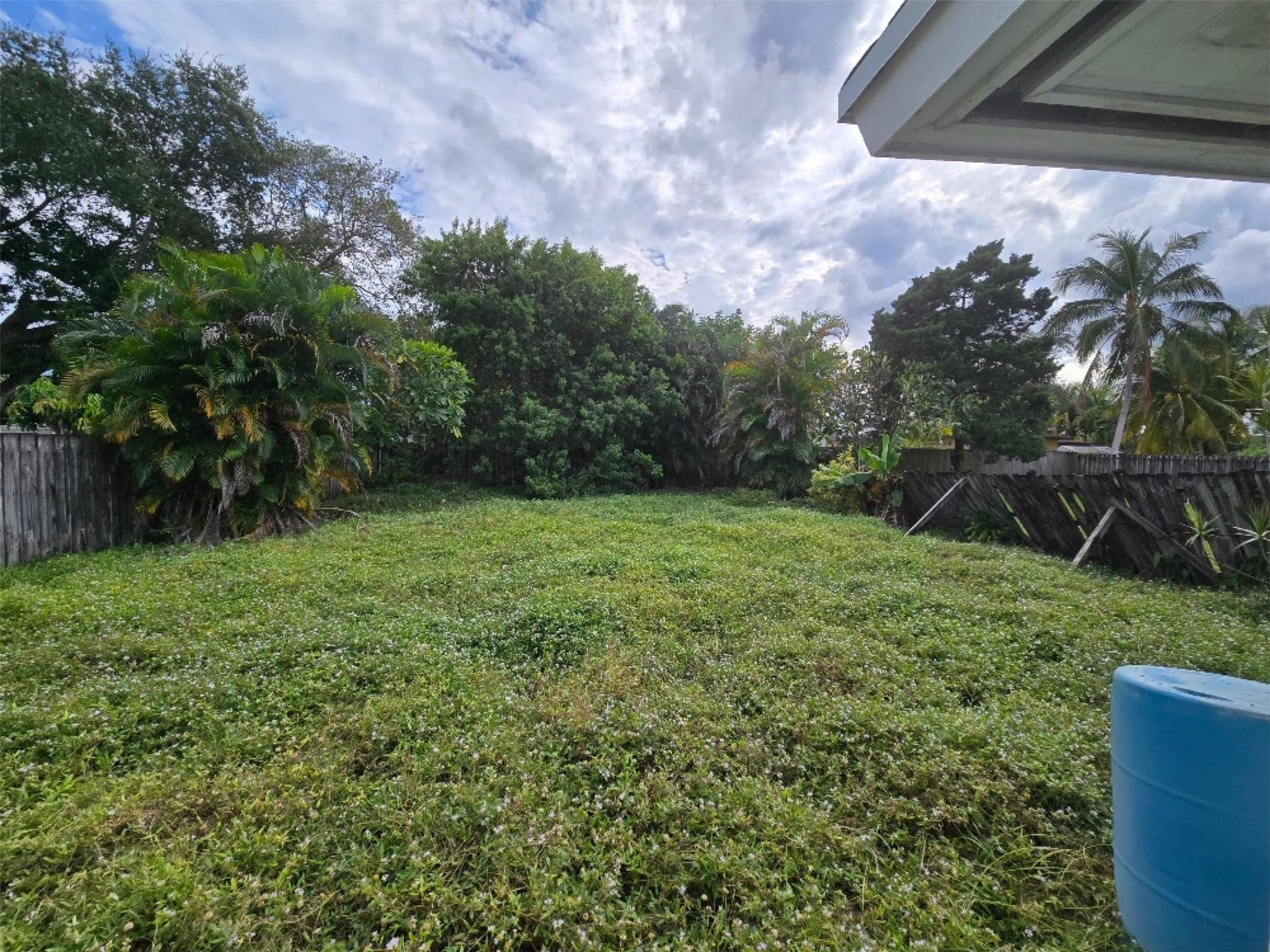 2702 Hayes St Hollywood, FL 33020