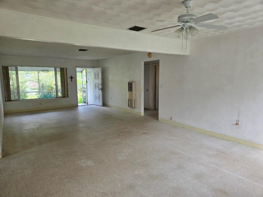 2702 Hayes St Hollywood, FL 33020