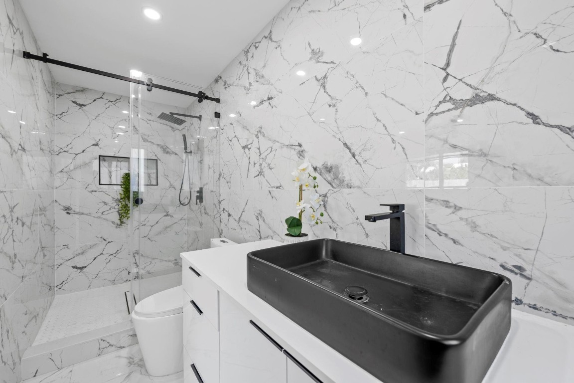 2185 Imperial Pt Fort Lauderdale, FL 33308