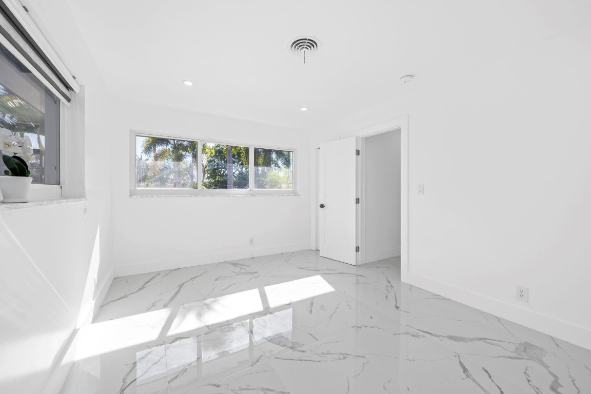 2185 Imperial Pt Fort Lauderdale, FL 33308