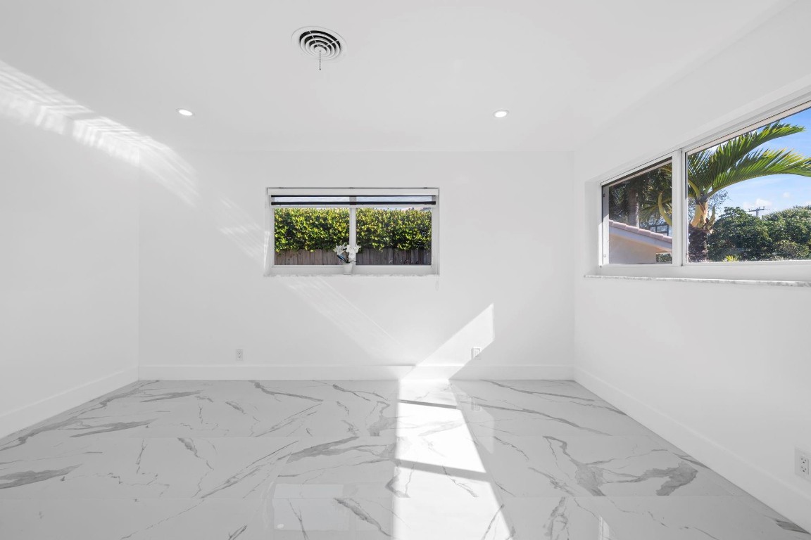 2185 Imperial Pt Fort Lauderdale, FL 33308