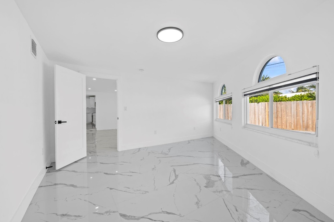 2185 Imperial Pt Fort Lauderdale, FL 33308