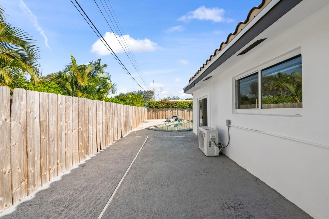 2185 Imperial Pt Fort Lauderdale, FL 33308