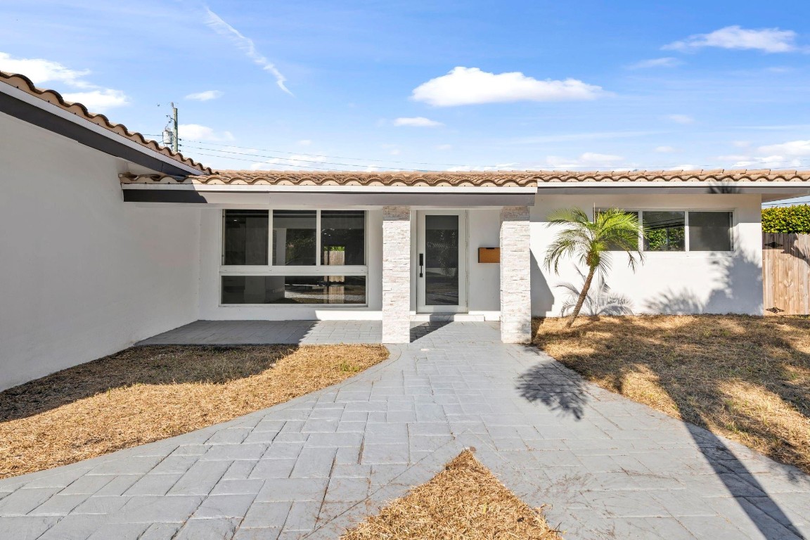 2185 Imperial Pt Fort Lauderdale, FL 33308