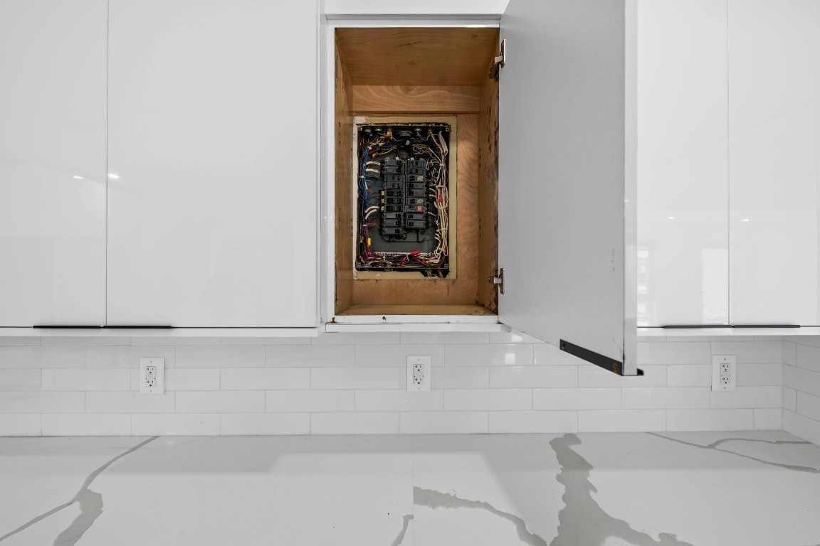 2185 Imperial Pt Fort Lauderdale, FL 33308