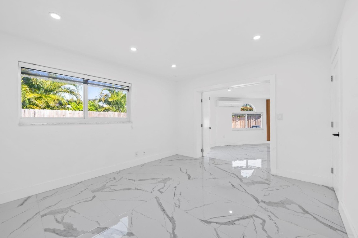 2185 Imperial Pt Fort Lauderdale, FL 33308