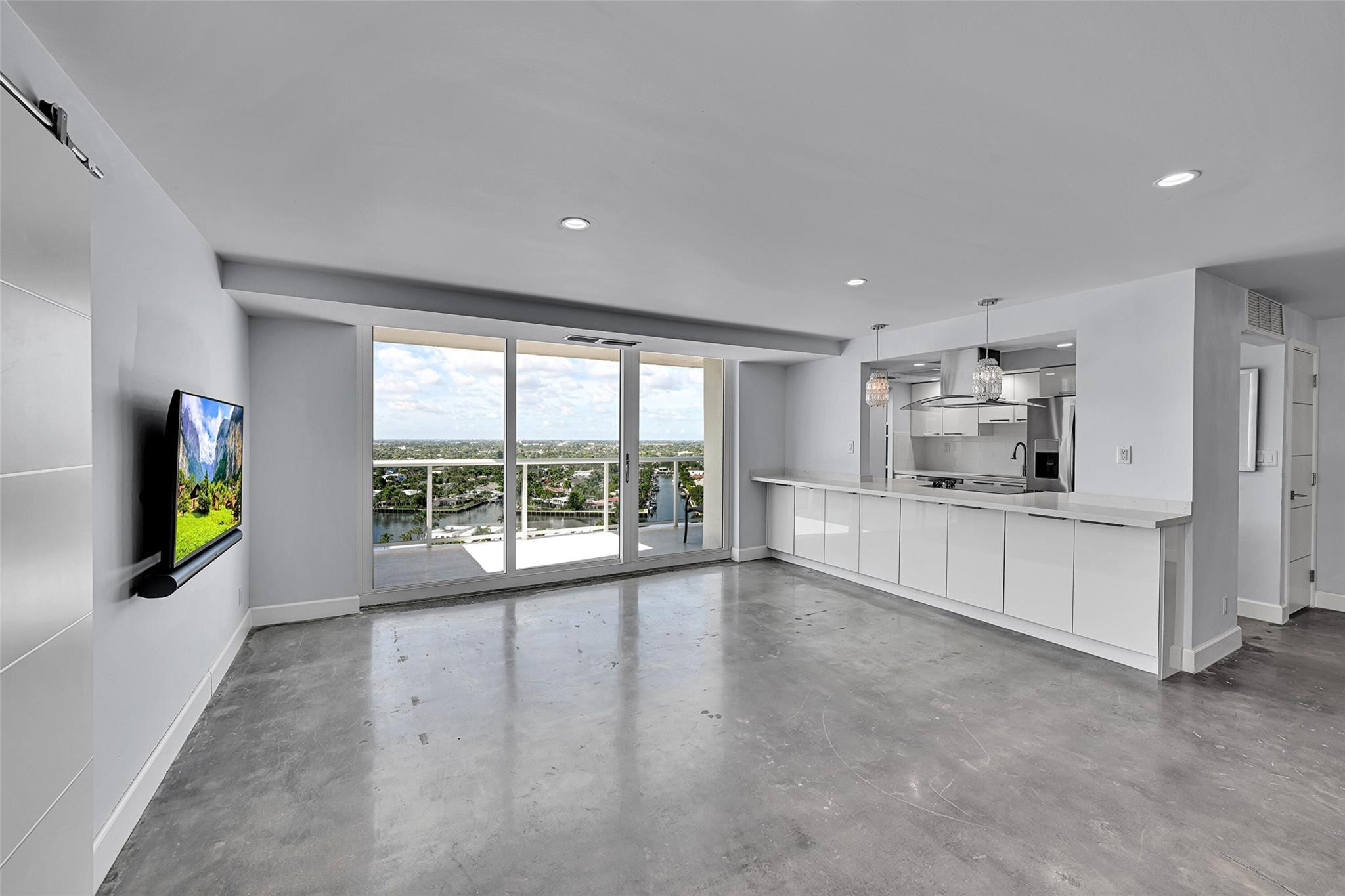 2715 N Ocean #18E Fort Lauderdale, FL 33308