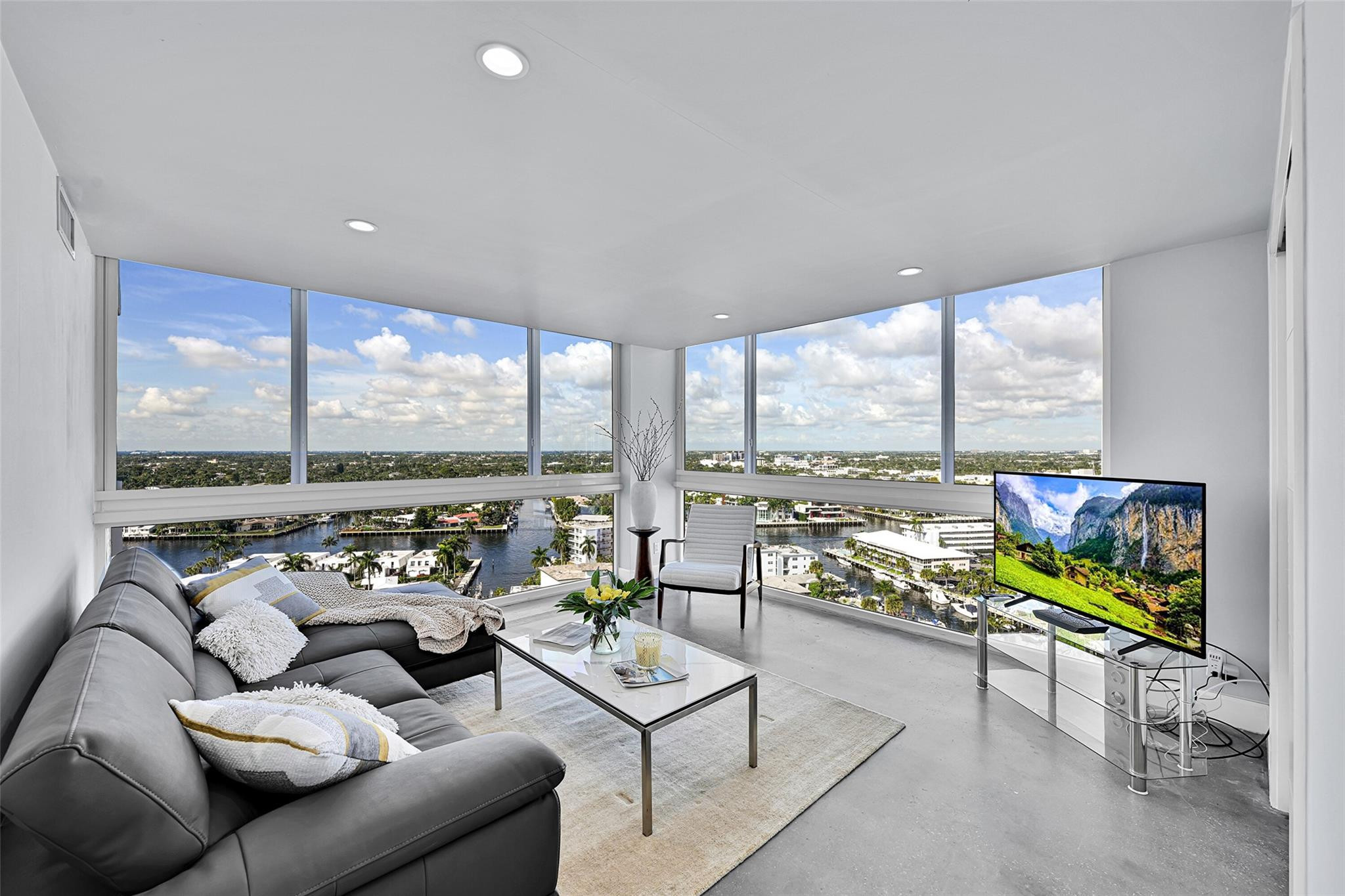 2715 N Ocean #18E Fort Lauderdale, FL 33308