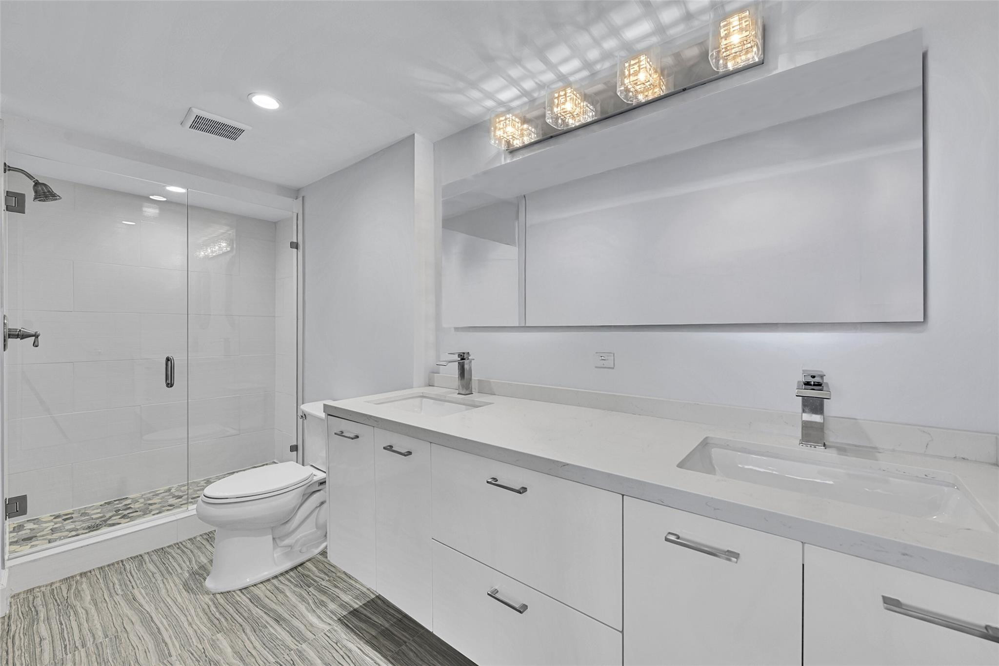 2715 N Ocean #18E Fort Lauderdale, FL 33308