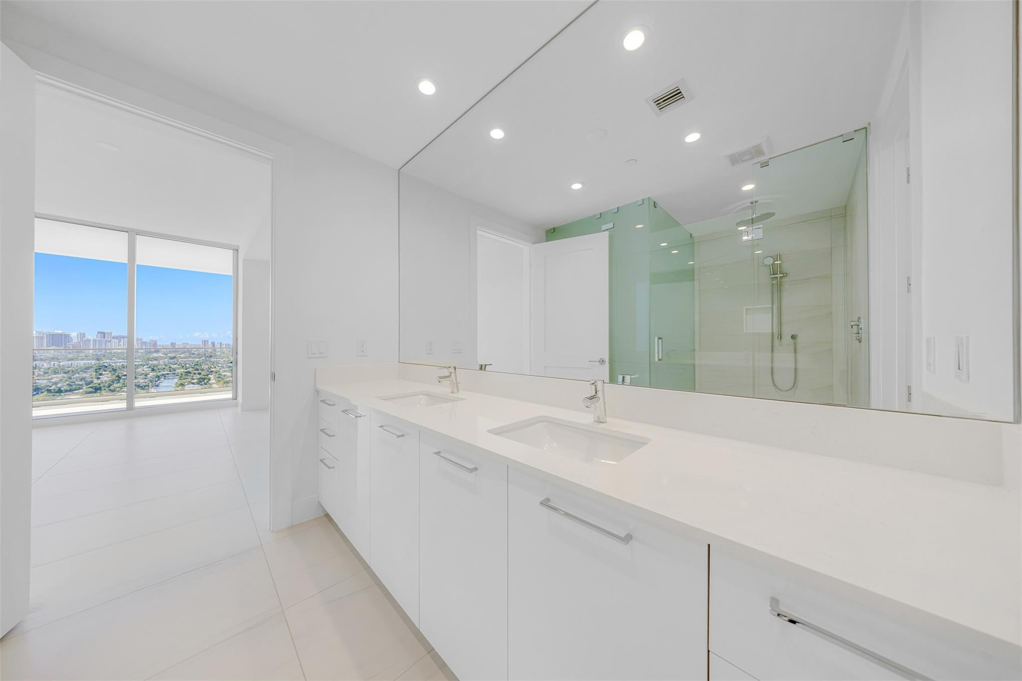 153 N Seabreeze #2503-S Fort Lauderdale, FL 33304