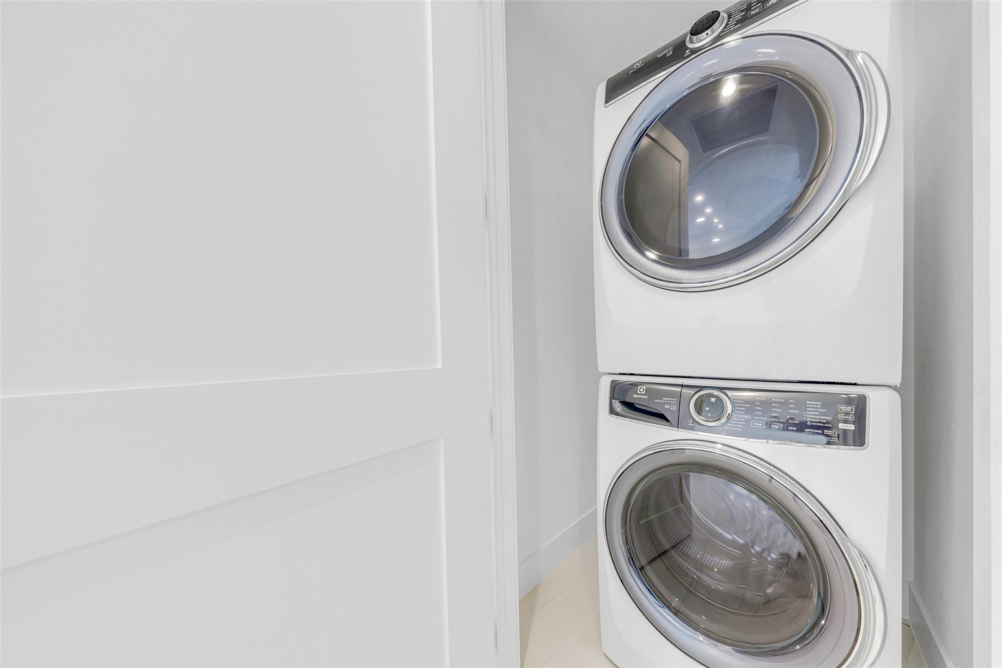 153 N Seabreeze #2503-S Fort Lauderdale, FL 33304