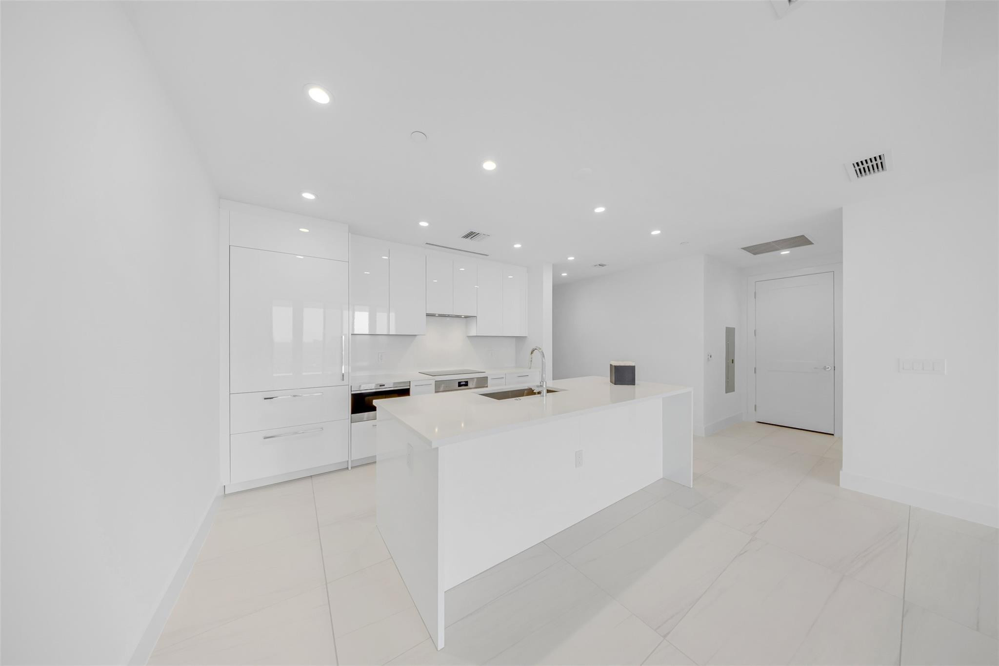 153 N Seabreeze #2503-S Fort Lauderdale, FL 33304