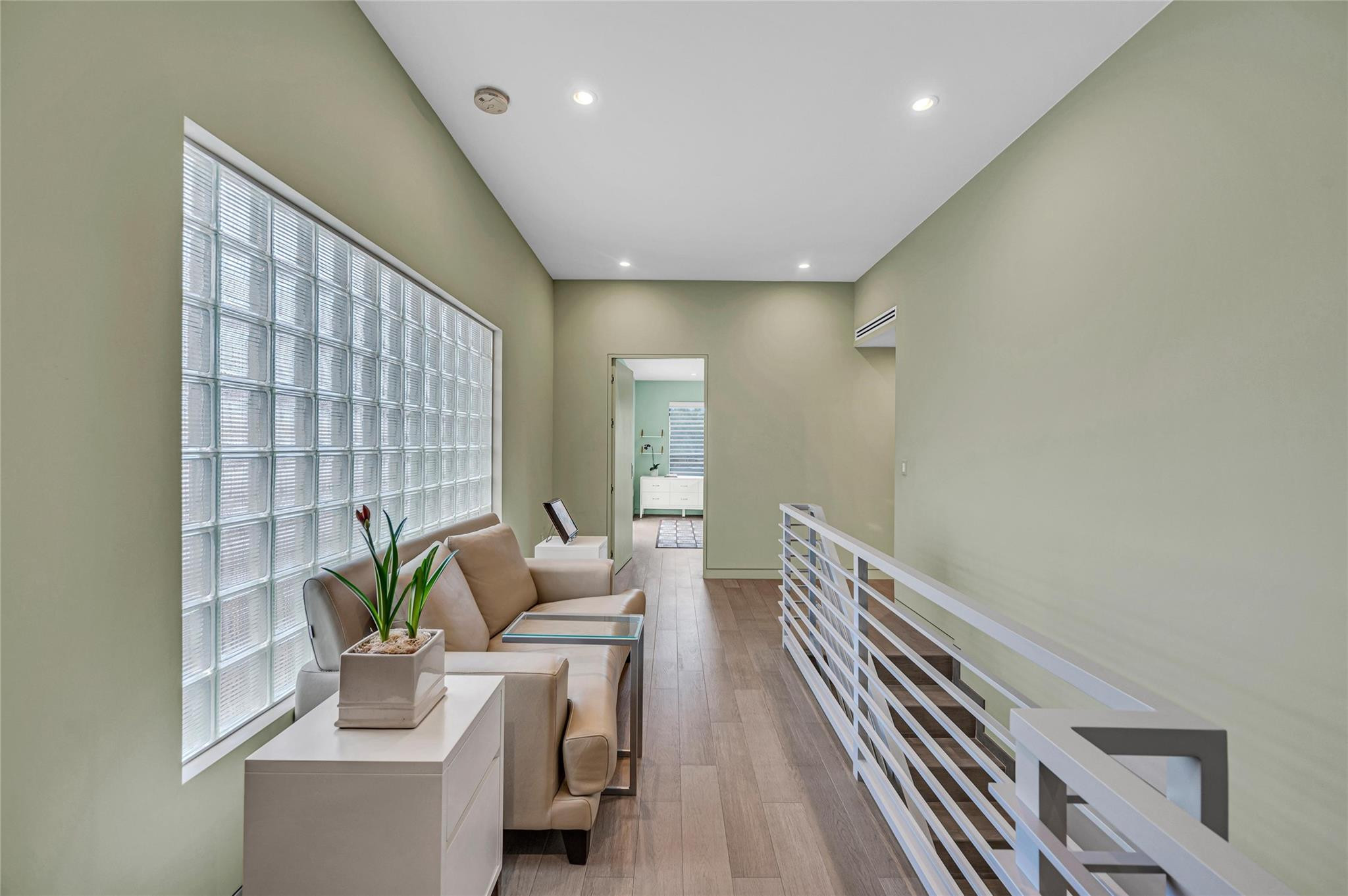 1200 NE 2nd Fort Lauderdale, FL 33301