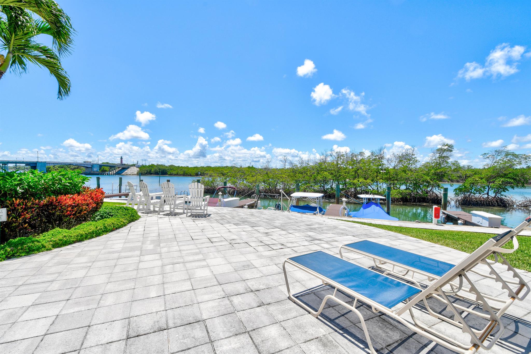 325 Beach Rd #301 Tequesta, FL 33469