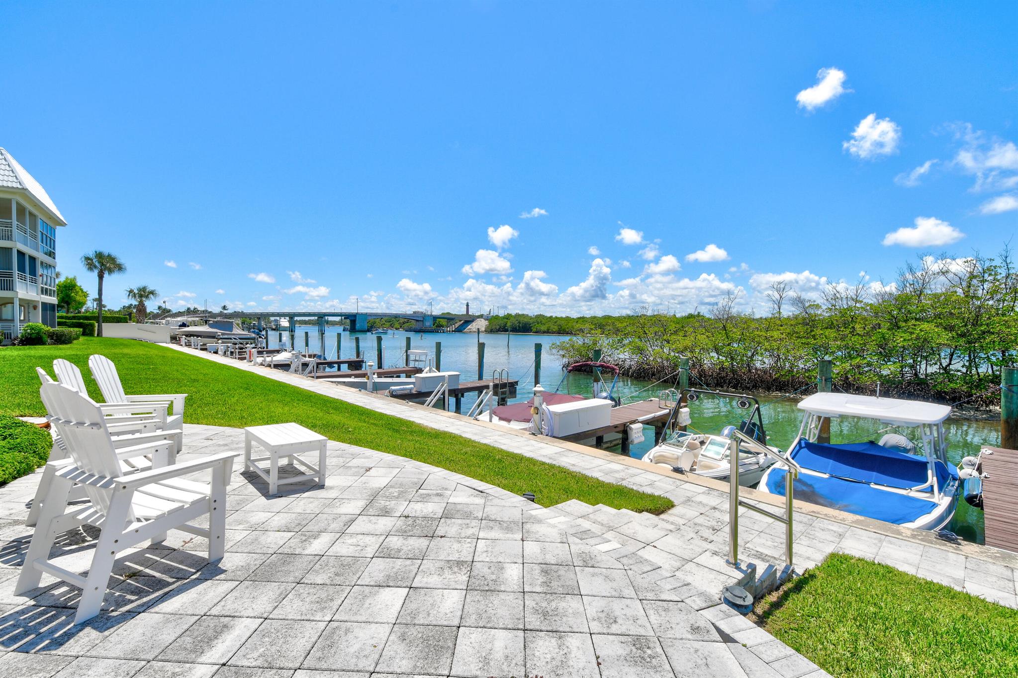 325 Beach Rd #301 Tequesta, FL 33469