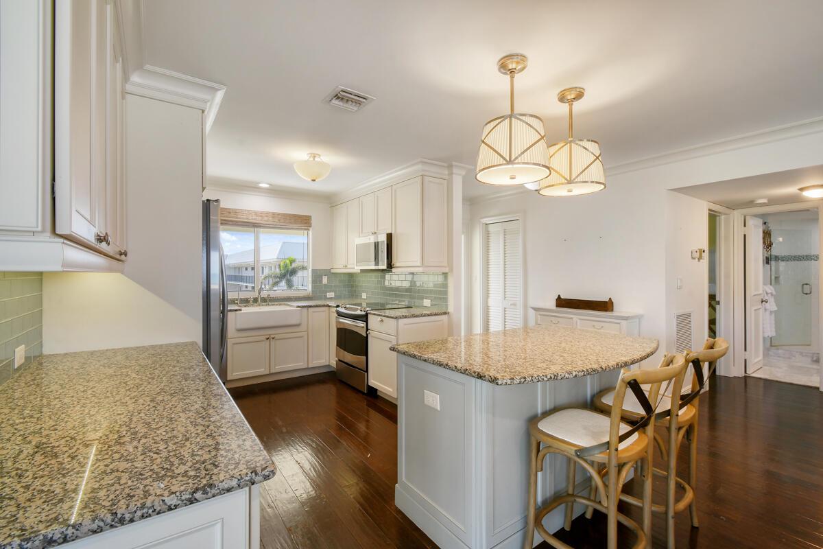 325 Beach Rd #301 Tequesta, FL 33469