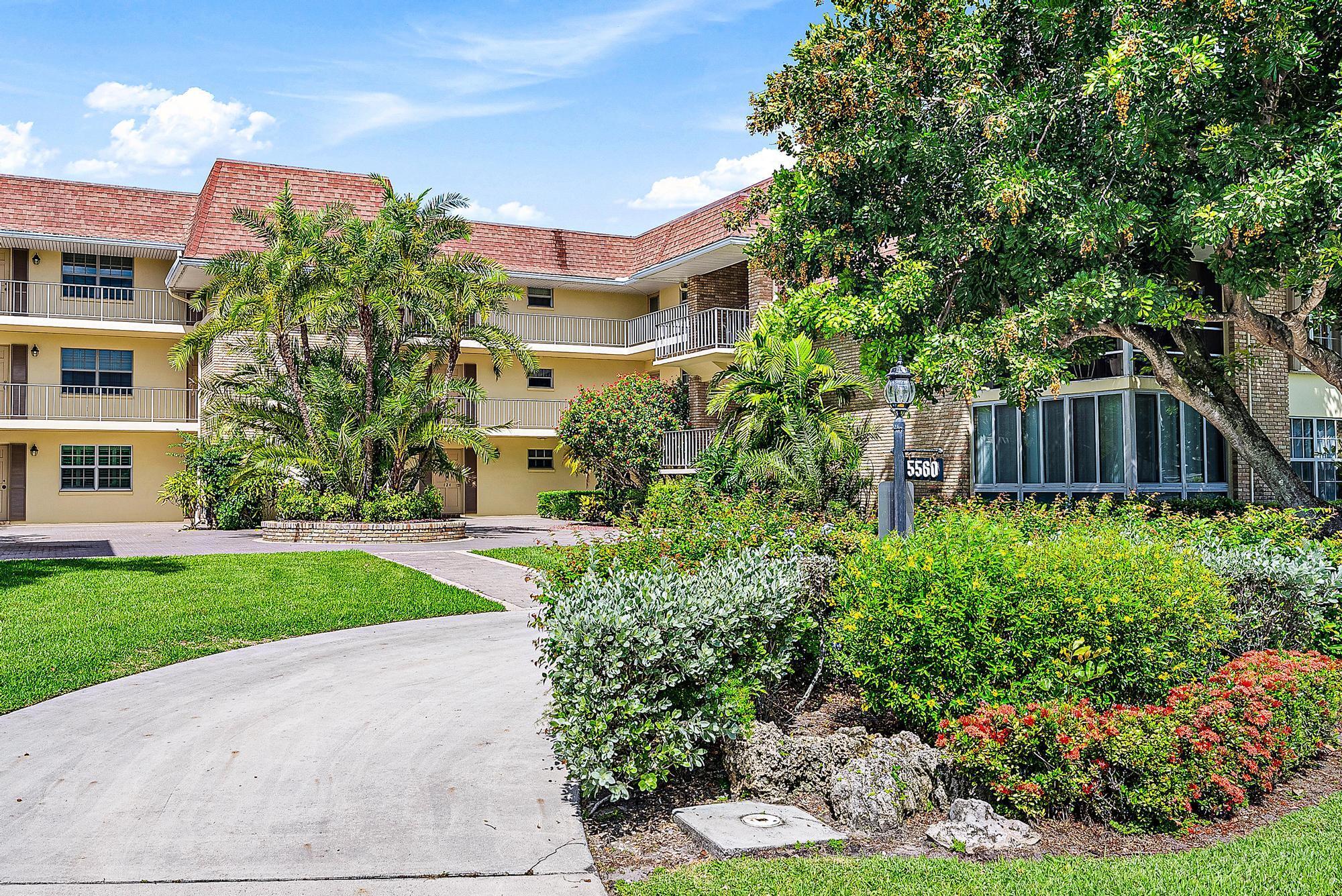 5560 Tamberlane Cir #327