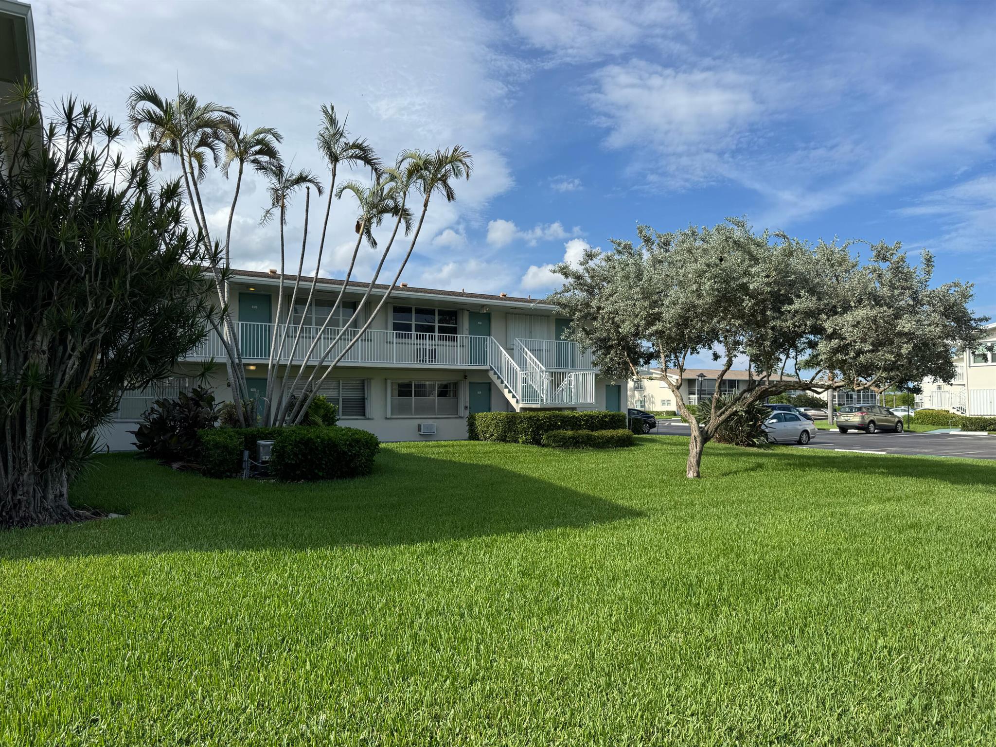 880 Horizons #211
