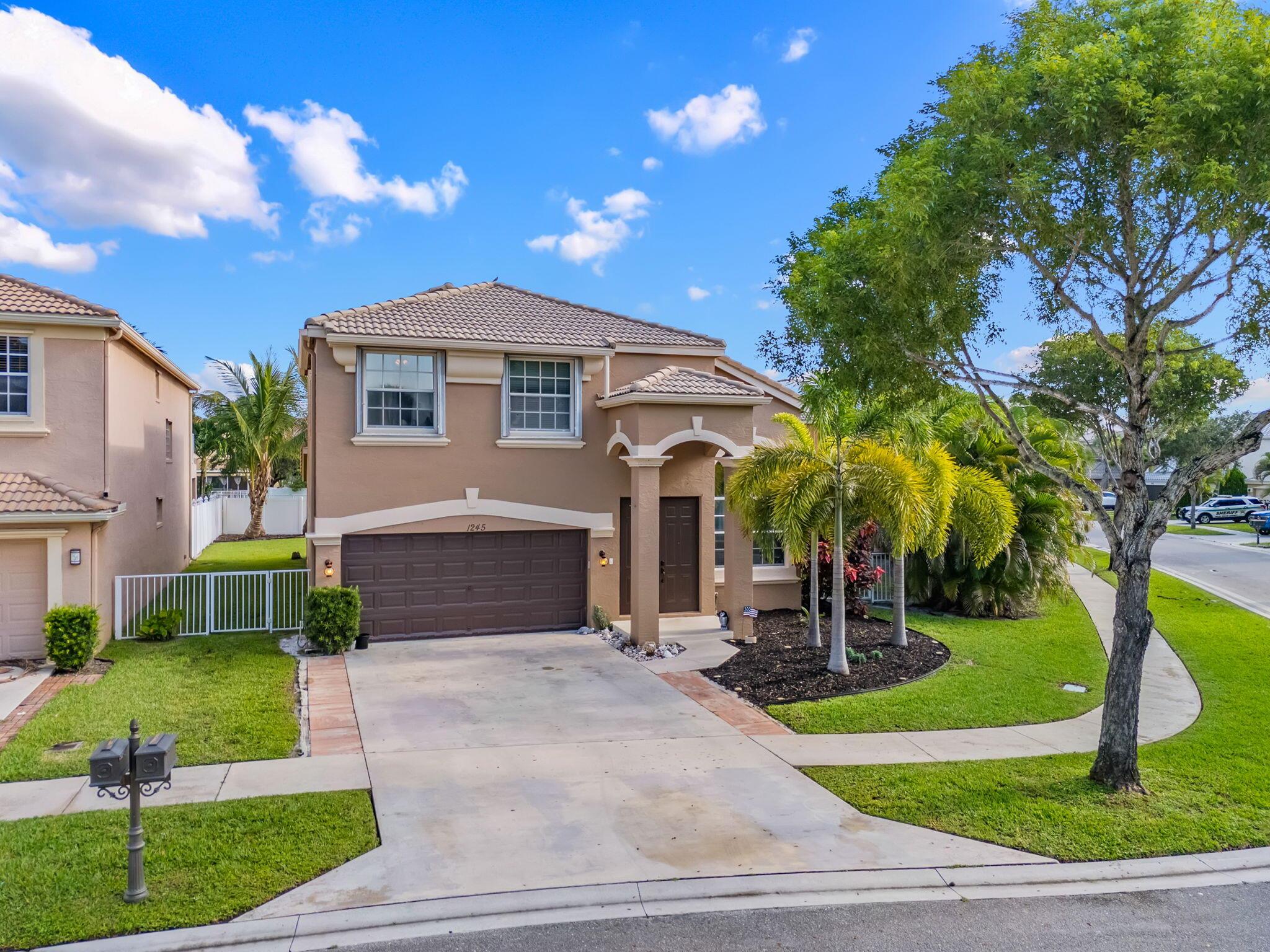 1245 Oakwater Dr