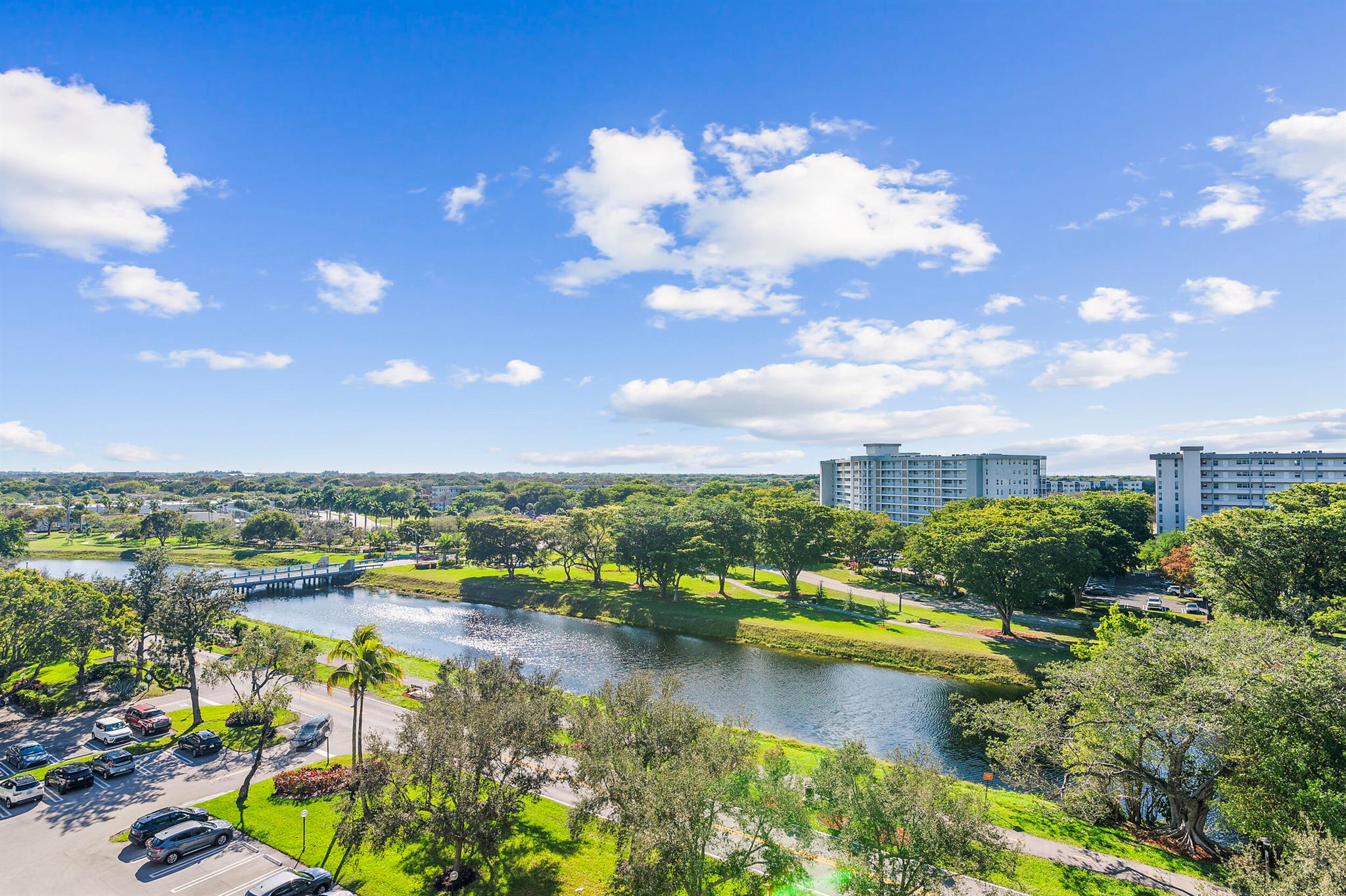 3250 N Palm Aire Dr #904