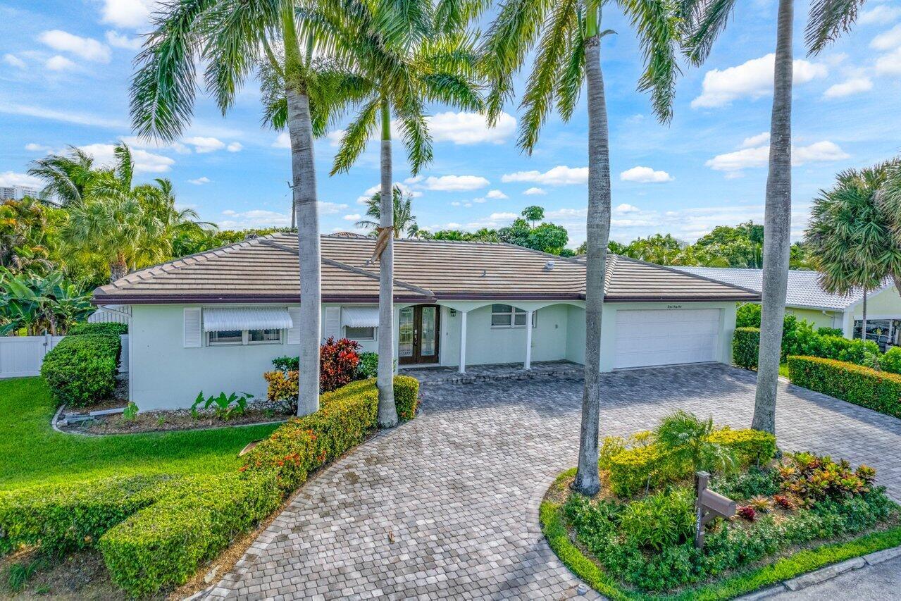1241 Emerald Dr