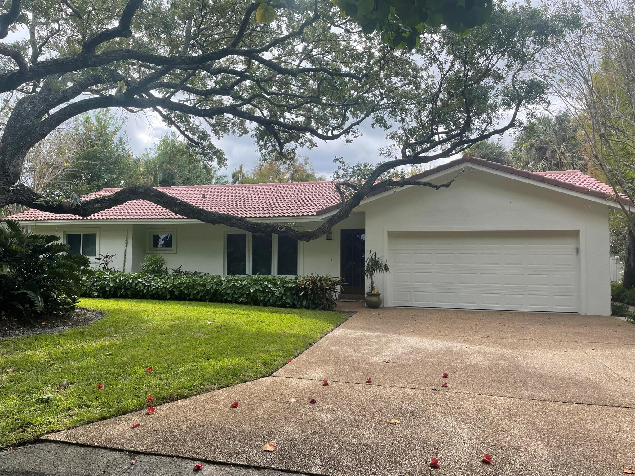 1120 SW 14th Dr