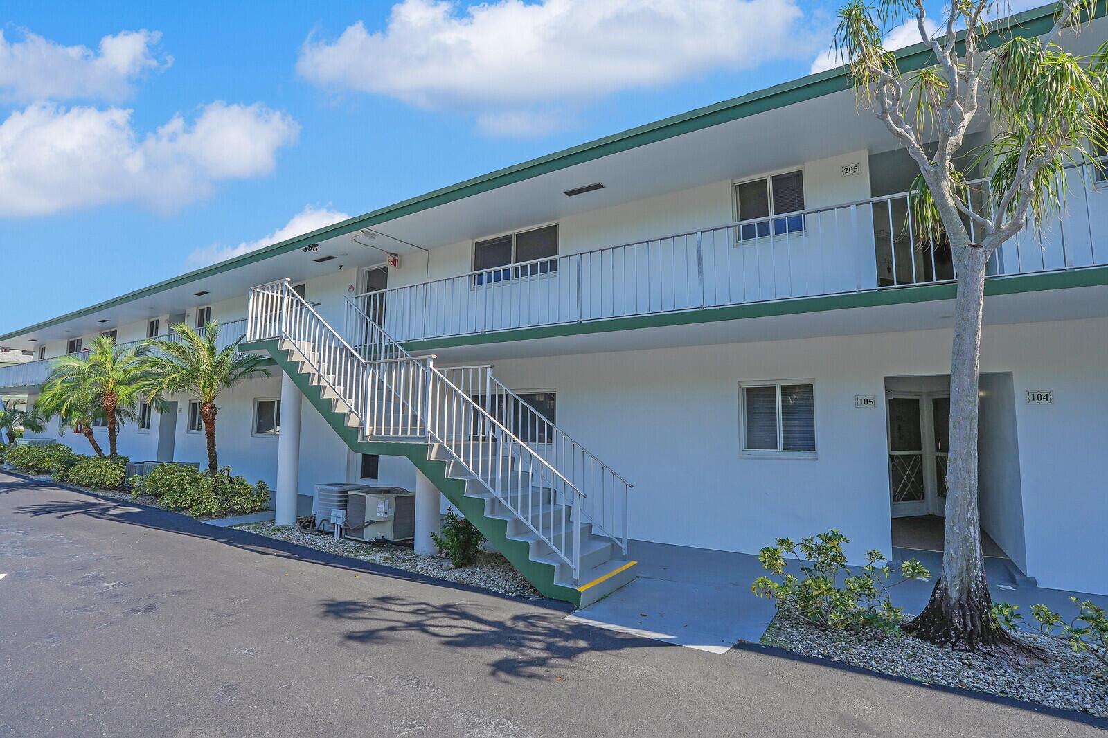 2 Garden 205m St #205m