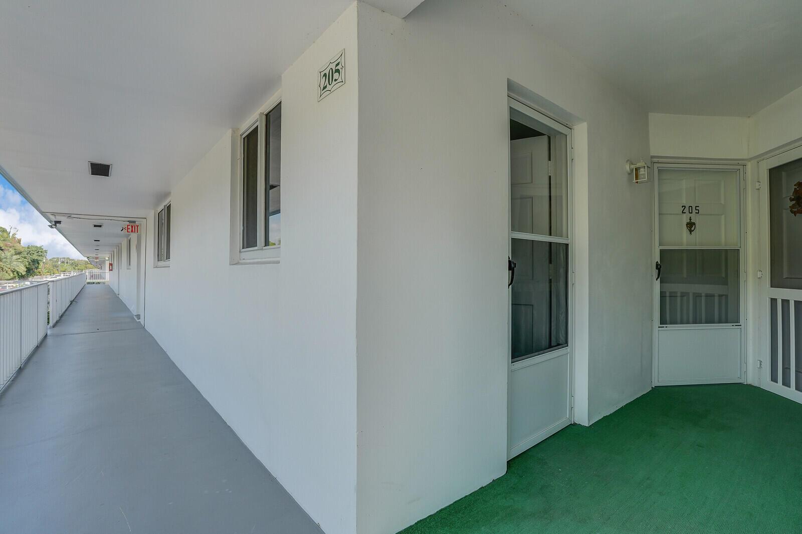 2 Garden St #205m Tequesta, FL 33469